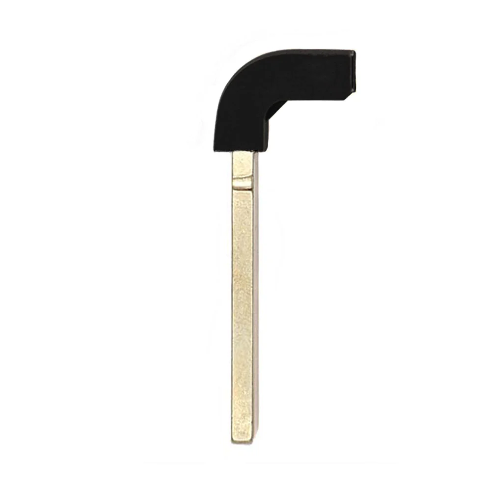 The second picture is confusing. Does the photo mean that the uncut key does not fit in the fob shown?